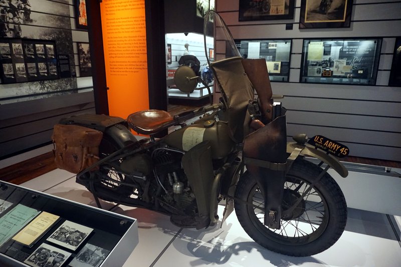 1940–1942 Harley-Davidson MODEL WLA