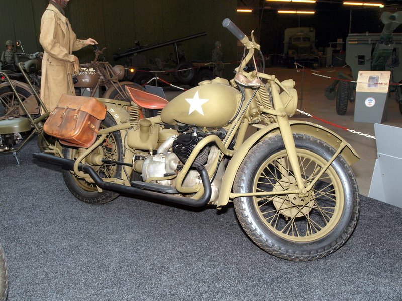 1941–1943 Indian 841