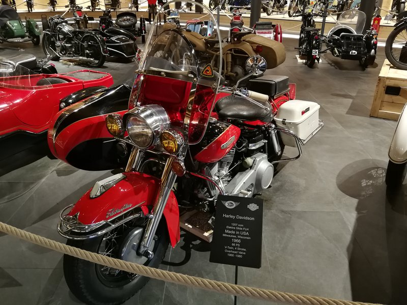 1965–1969 Harley-Davidson FLH ELECTRA GLIDE