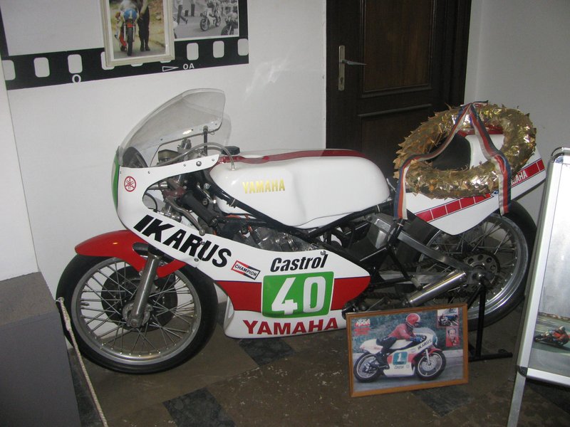 1967 Yamaha 250 RACER
