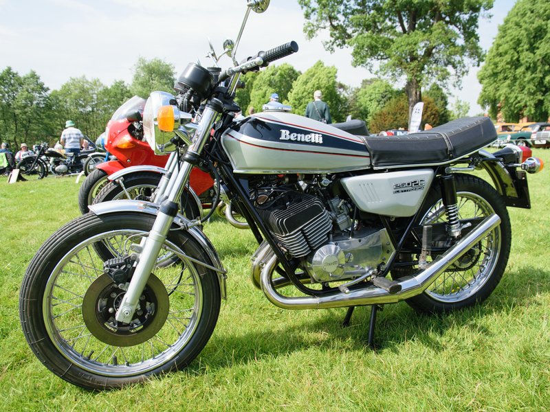 1973–1975 Moto Guzzi 250 TS