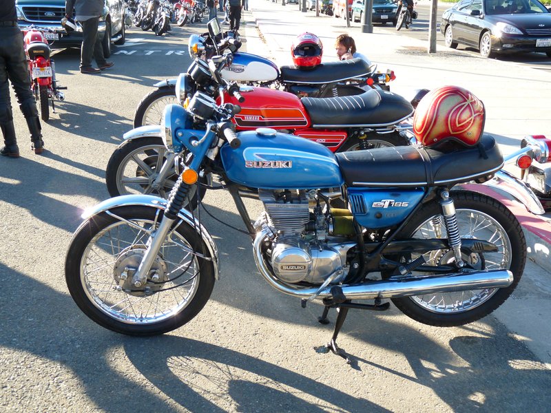 1975–1978 Suzuki GT 185