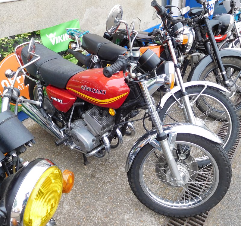 1975–1978 Kawasaki KH 400