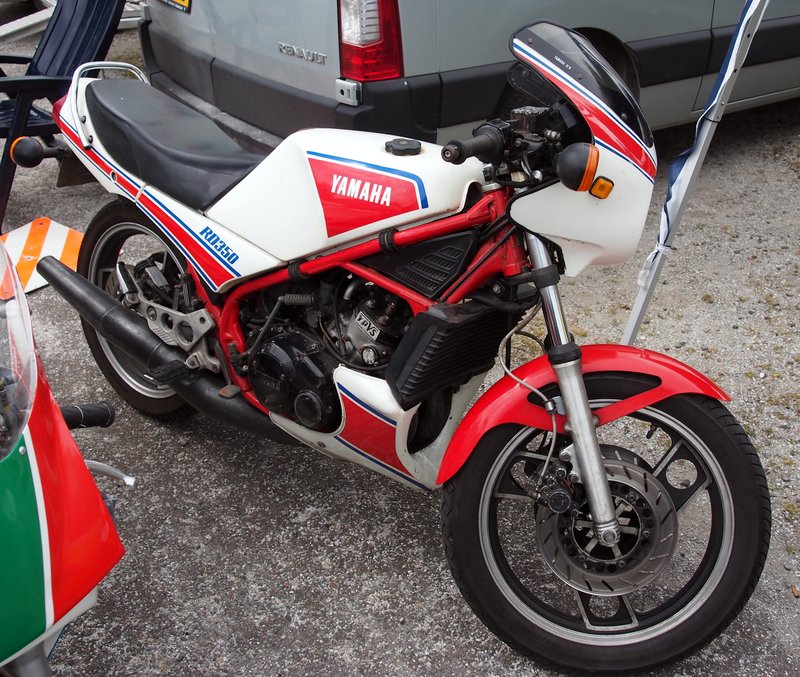 1975 Yamaha RD 200