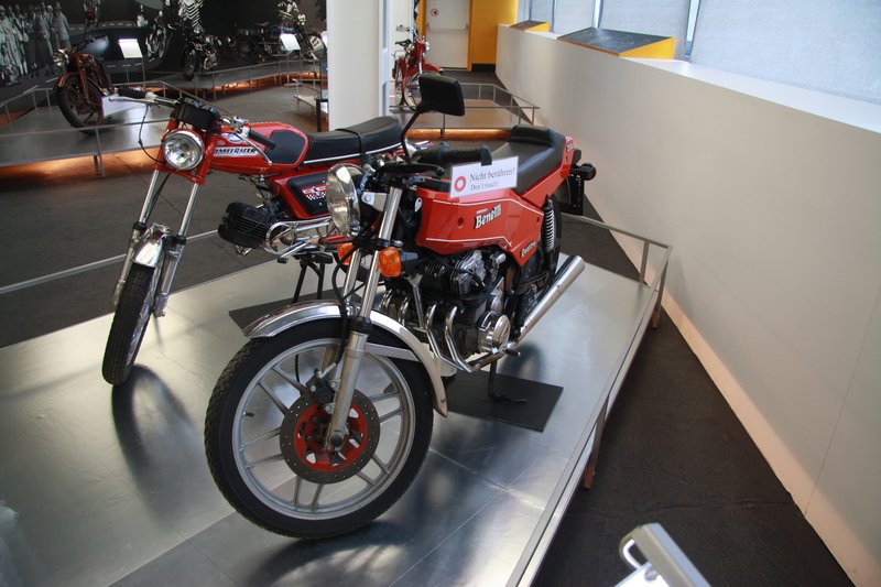 1976–1977 Moto Guzzi 254