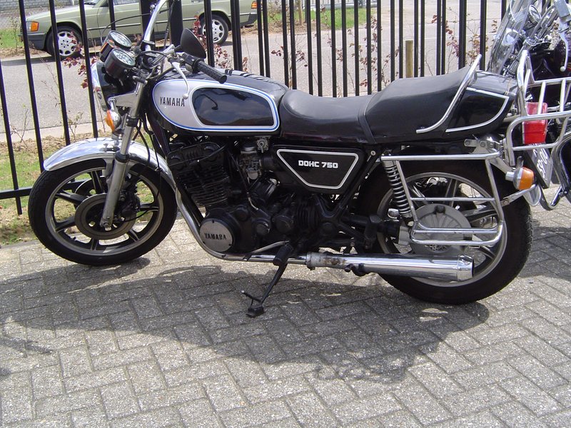 1976–1977 Yamaha XS 750