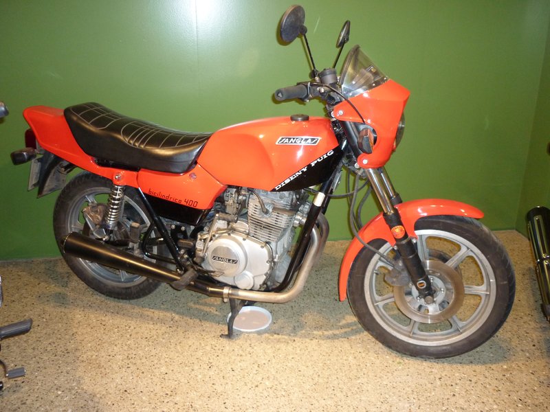 1979–1982 Sanglas 400 Y