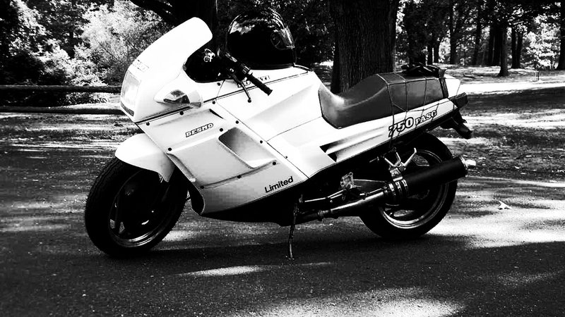 1986–1990 Ducati 750 PASO