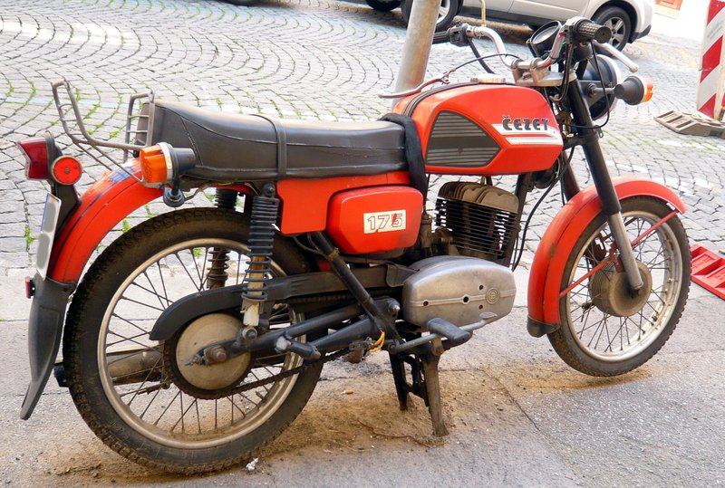 1987 CZ 175