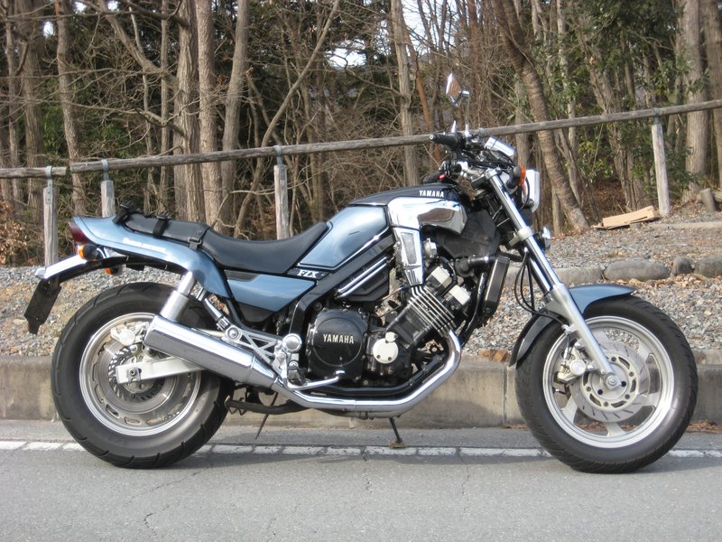 1987–1989 Yamaha FZX 750
