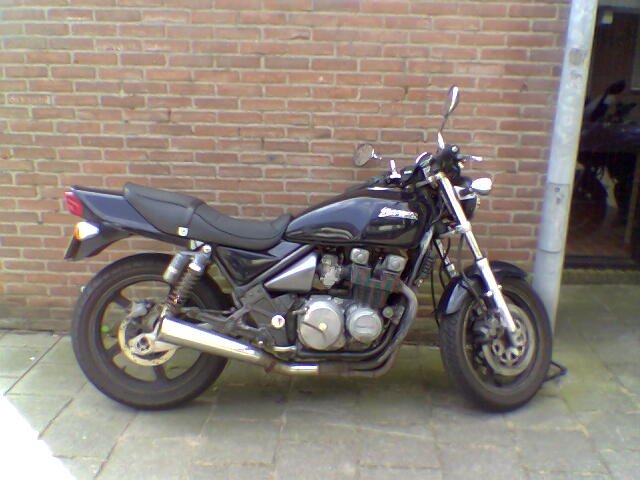 1997–1999 Kawasaki ZEPHYR 550