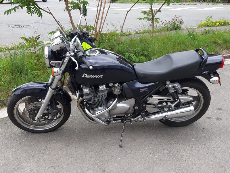 1991–1999 Kawasaki ZEPHYR 750