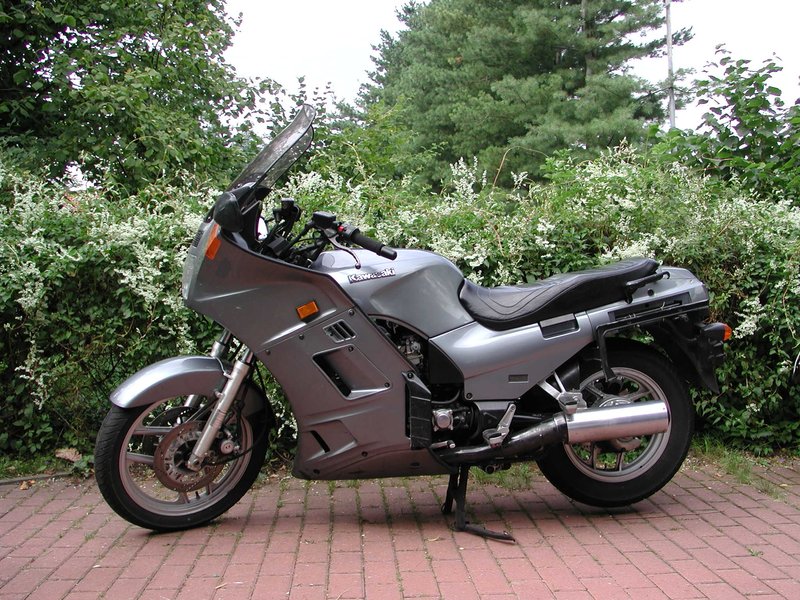 2000–2001 Kawasaki GTR 1000