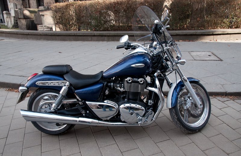 1995–1998 Triumph THUNDERBIRD