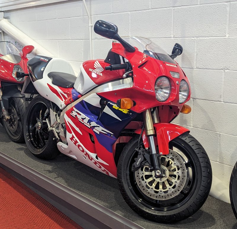 1997–1998 Honda RVF 750 - RC 45