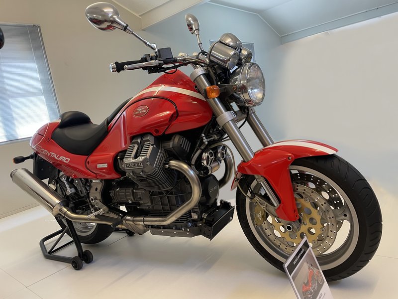 1999–2000 Moto Guzzi V10 CENTAURO