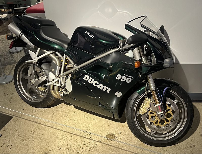 2000–2001 Ducati 996