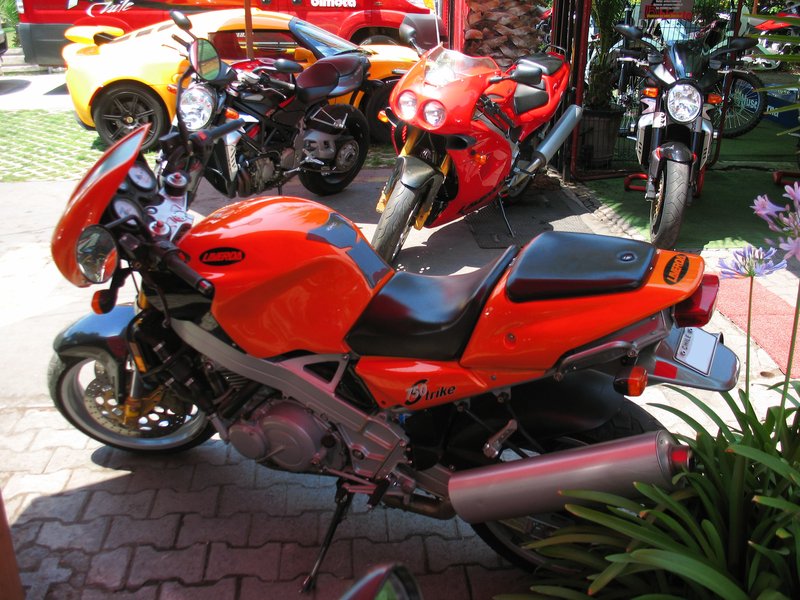 2000–2001 Laverda 750 STRIKE