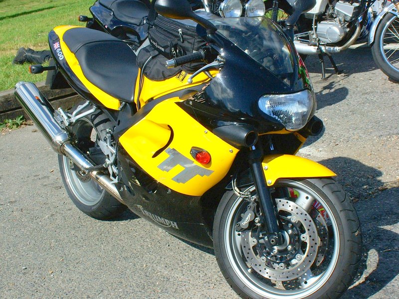 2000–2003 Triumph TT 600