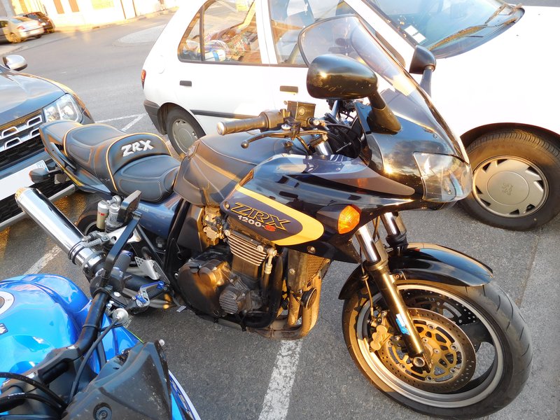 2001–2002 Kawasaki ZRX 1200
