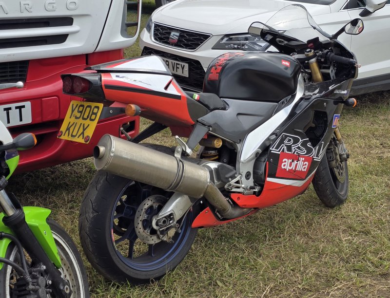 2003 Aprilia RSV MILLE 1000