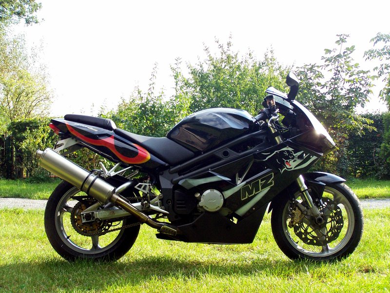 2003 MZ 1000 S
