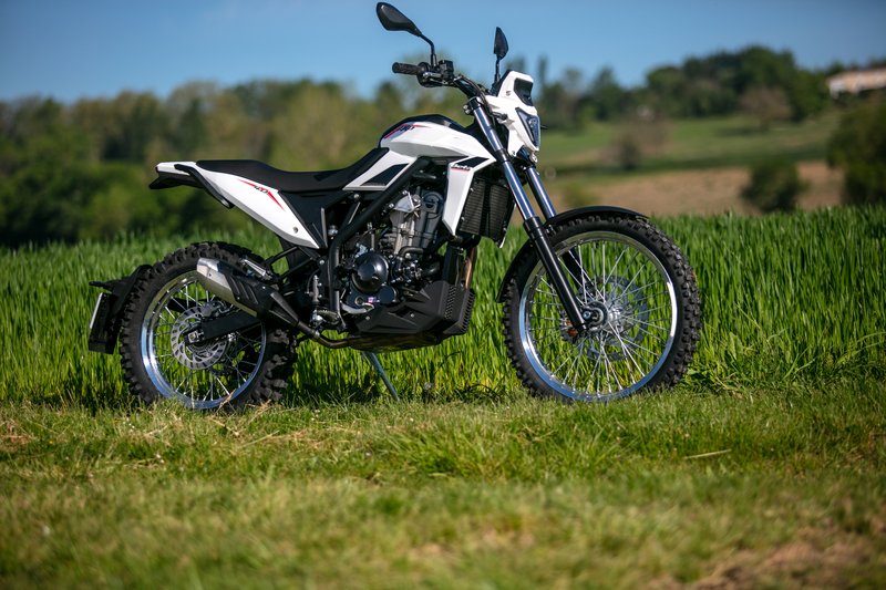 2004 Beta ALP 4.0