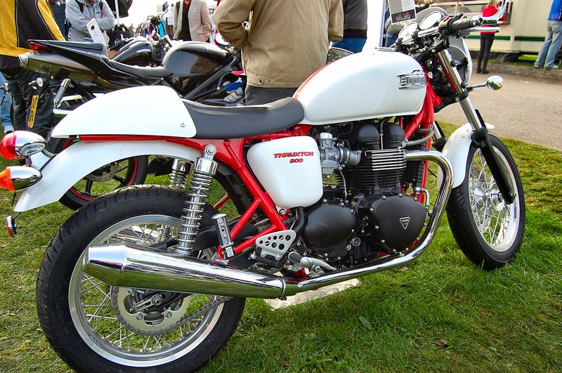 2004–2006 Triumph THRUXTON 900