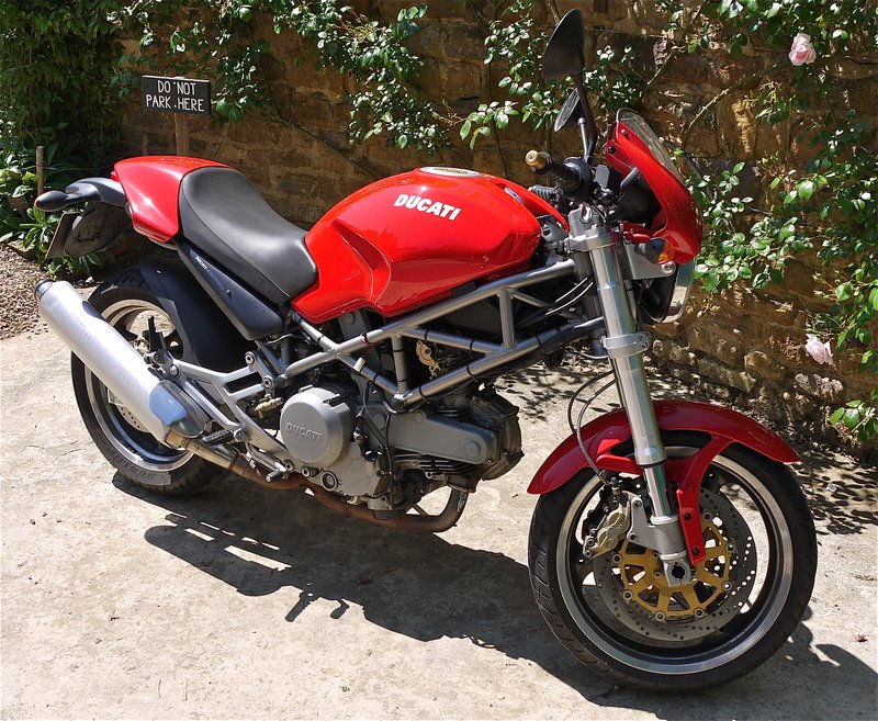 2005–2006 Ducati MONSTER 620