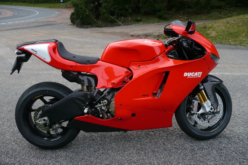 2007–2008 Ducati DESMOSEDICI RR