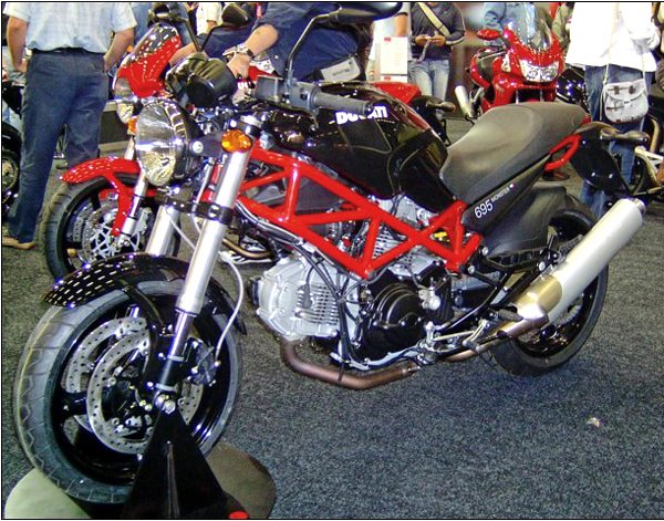 2007–2008 Ducati MONSTER 695