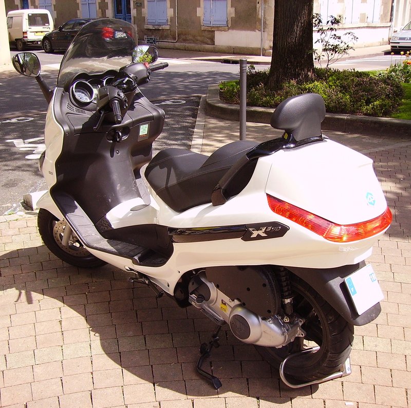 2010–2011 Piaggio XEVO 125