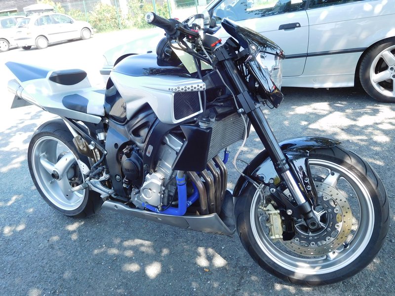 2010–2011 Yamaha YZF-R1 LE