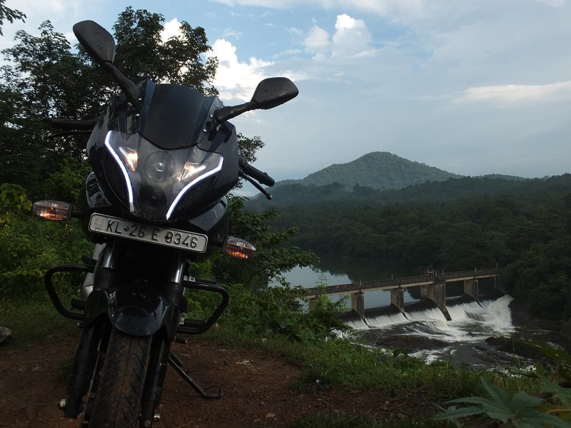 2011 Bajaj PULSAR 220