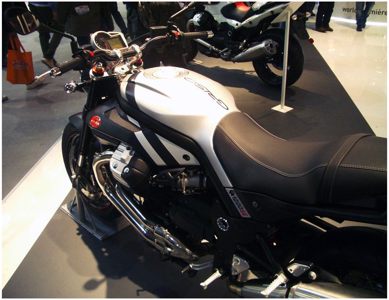 2012–2015 Moto Guzzi GRISO 8V SE