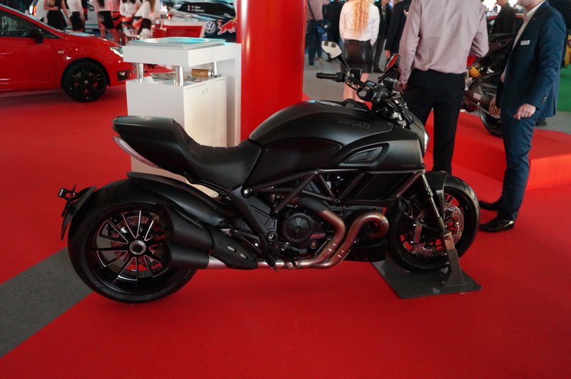 2013–2014 Ducati DIAVEL DARK