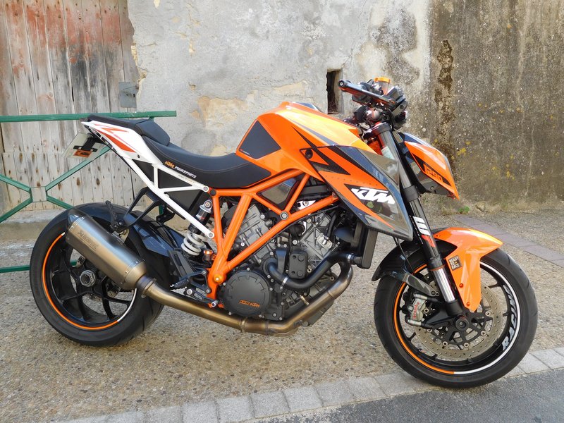 2013–2014 KTM 1290 SUPER DUKE R