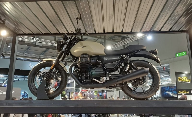 2013–2015 Moto Guzzi V7 STONE