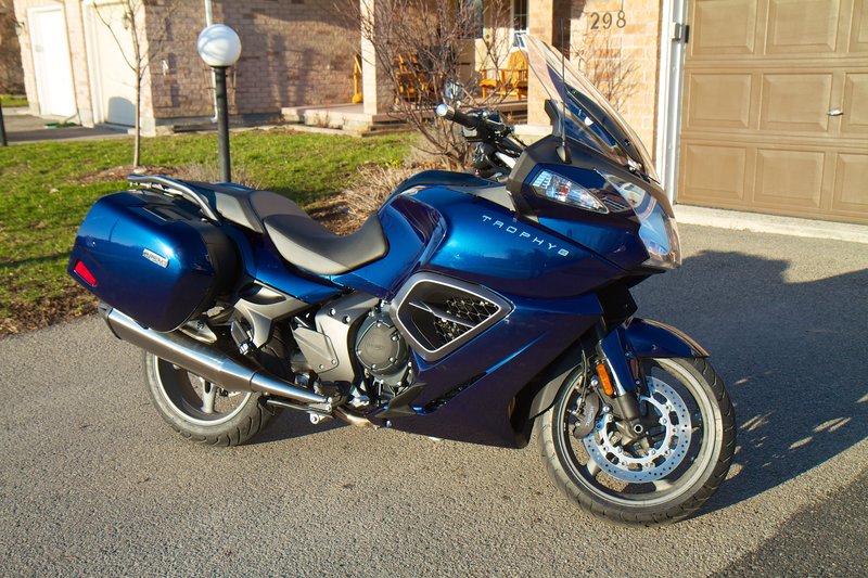 2013–2014 Triumph TROPHY SE