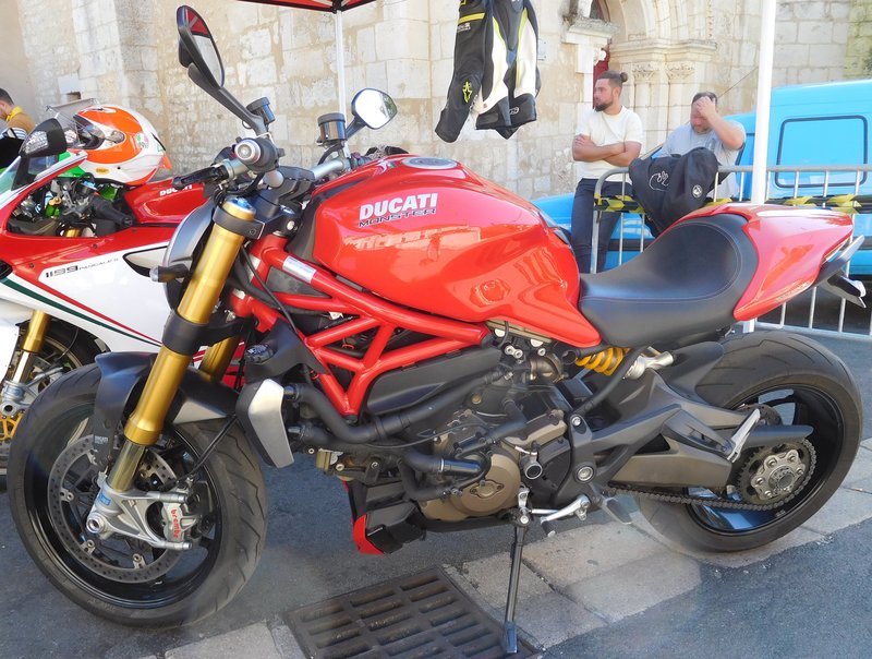 2014–2020 Ducati MONSTER 1200 S