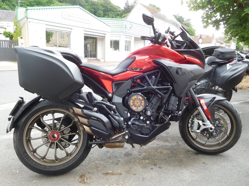 2014–2015 MV Agusta TURISMO VELOCE LUSSO 800