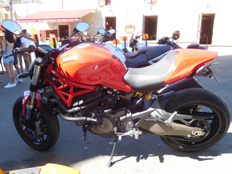 2015–2020 Ducati MONSTER 821