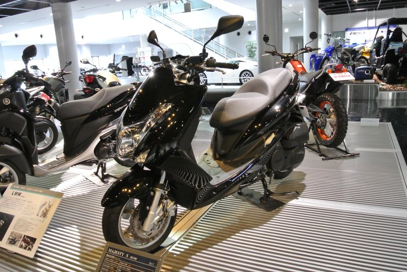 2015–2016 Yamaha MAJESTY S