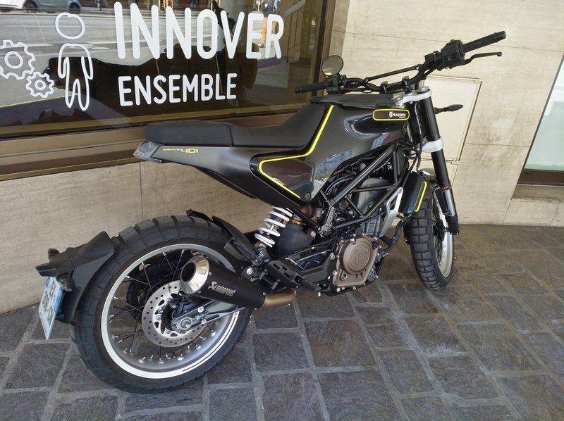 2017 Husqvarna SVARTPILEN 401