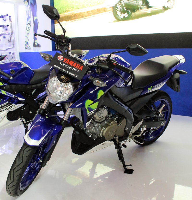 2017 Yamaha V-IXION ADVANCE