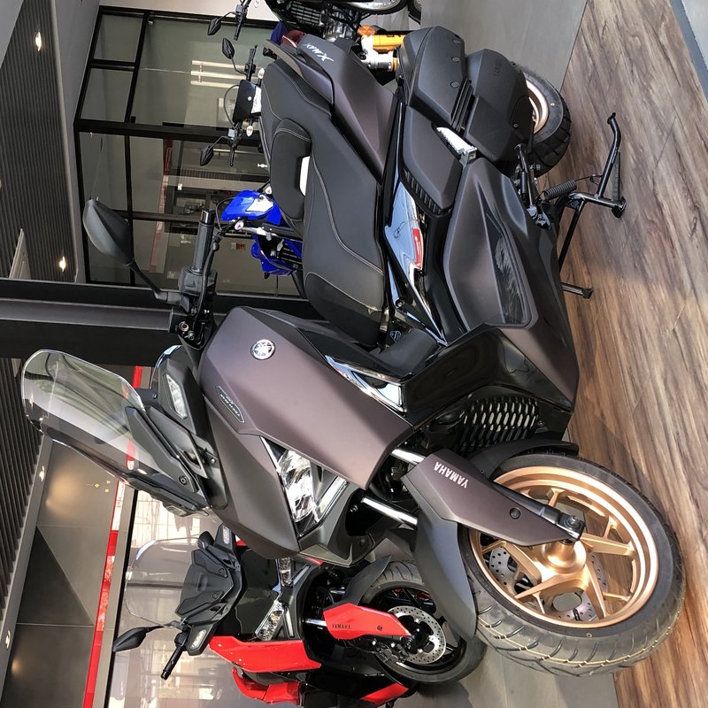 2021–2022 Yamaha XMAX 300 TECH MAX