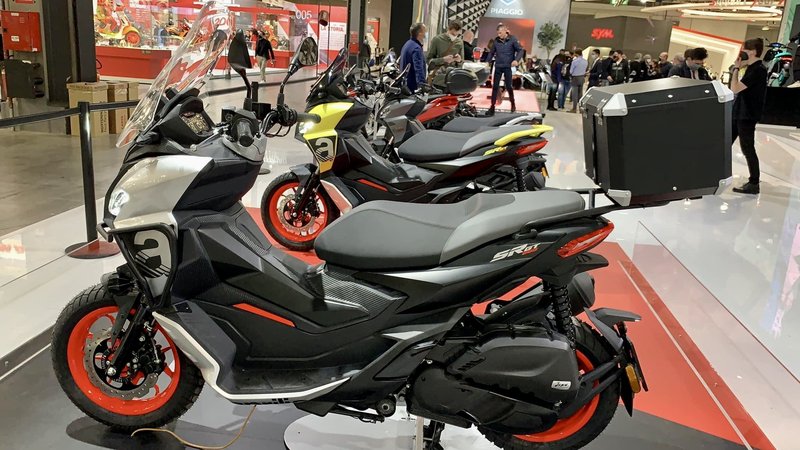 2022 Aprilia SR GT 200
