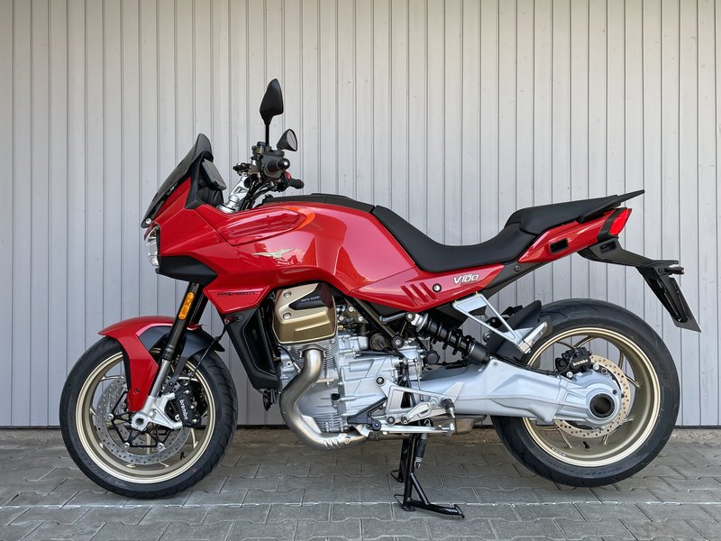 2022 Moto Guzzi V100 MANDELLO